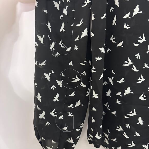 FOREVER 21 Sheer V-Neck Blouse Size Large - Picture 8 of 8